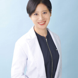 医師　小林由希